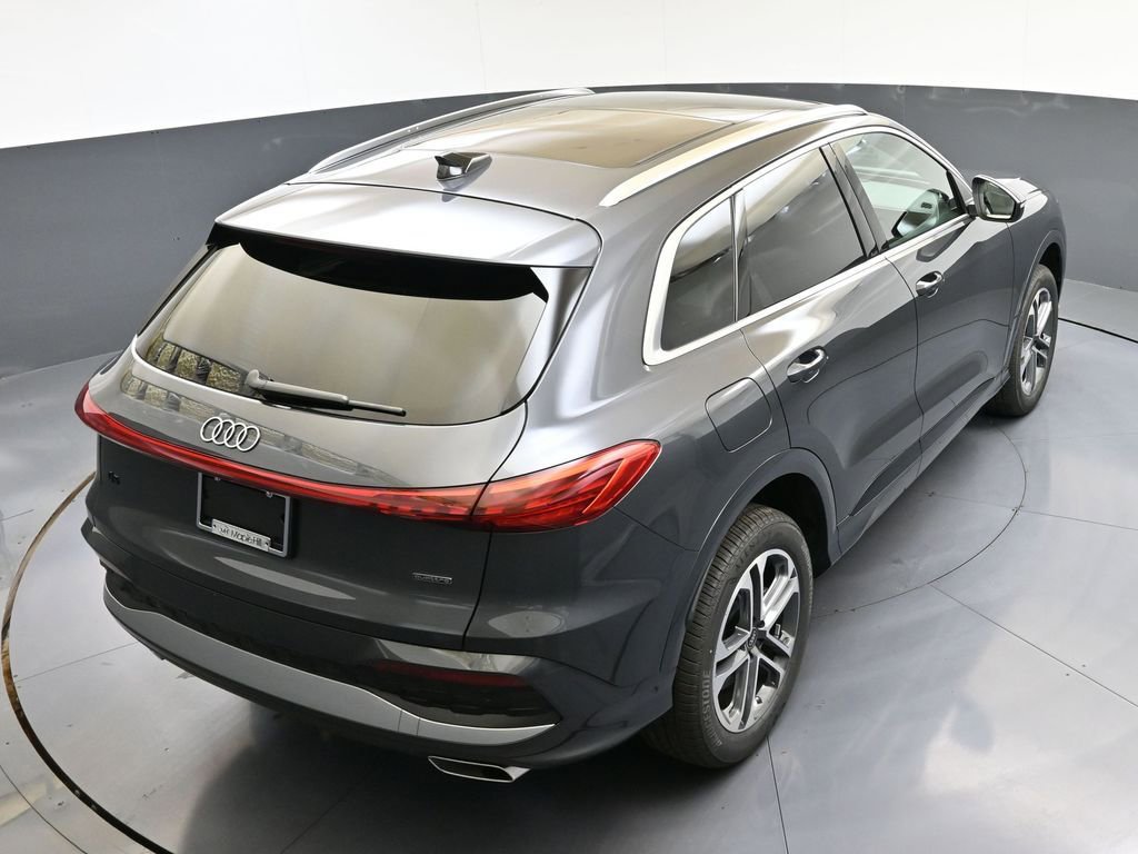 Used 2025 Audi Q5 Premium w/ Convenience Package image 45