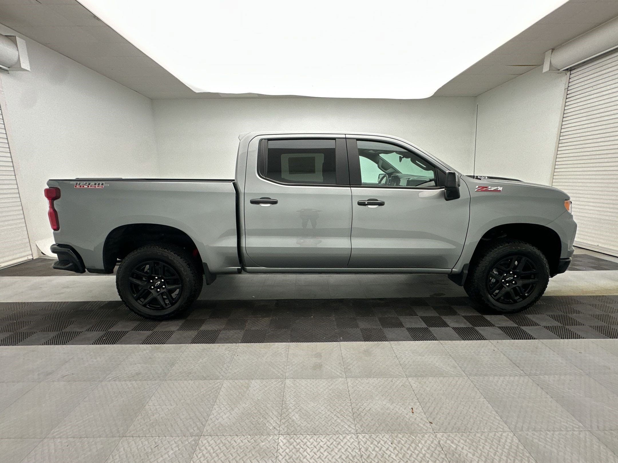 New 2026 Chevrolet Silverado 1500 LT Trail Boss w/ LPO, Dark Essentials Package AWD/4WD image 8