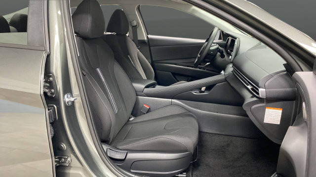 New 2026 Hyundai Elantra Hybrid FWD image 24