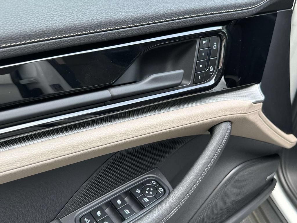 New 2026 Porsche Panamera 4 AWD/4WD image 18