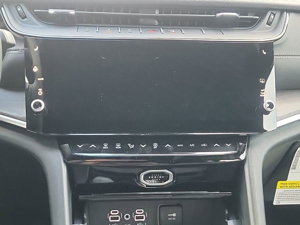 New 2026 Jeep Grand Cherokee Altitude image 13