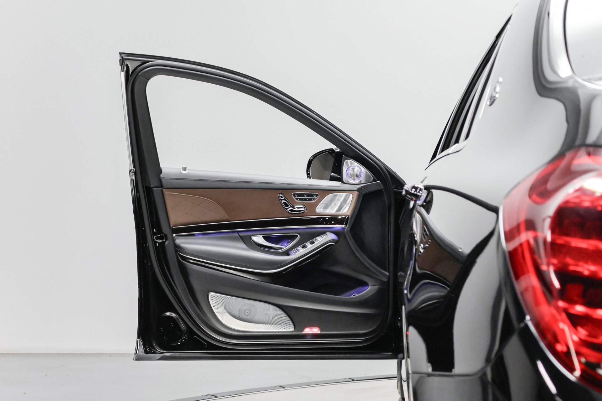 Used 2019 Mercedes-Benz Maybach S 560 4MATIC image 34