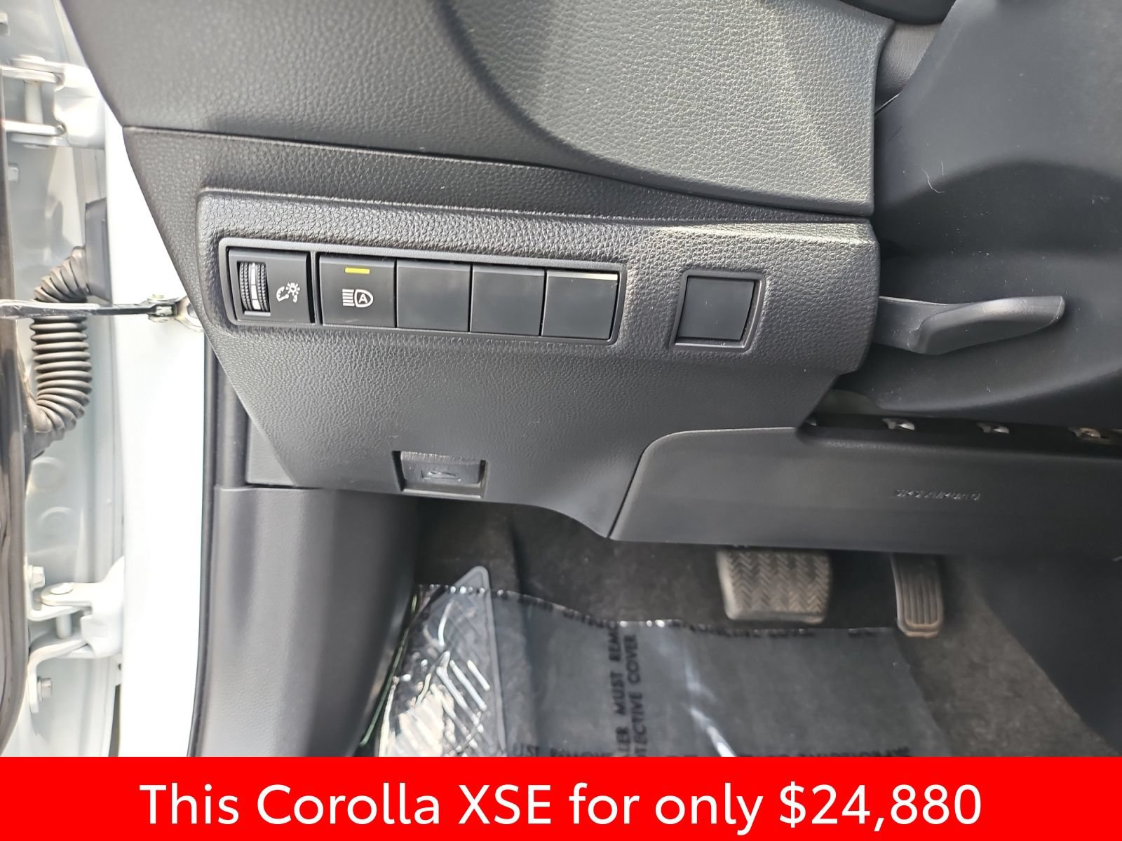 Used 2023 Toyota Corolla XSE FWD image 25