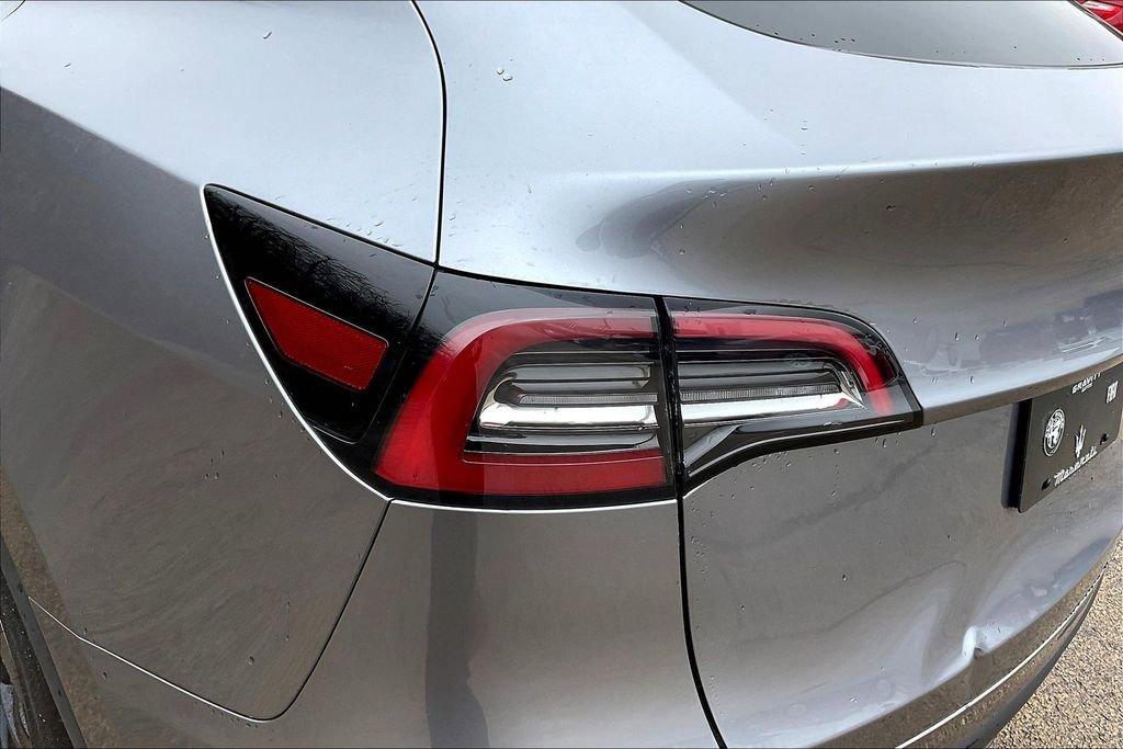 Used 2024 Tesla Model Y Long Range image 22