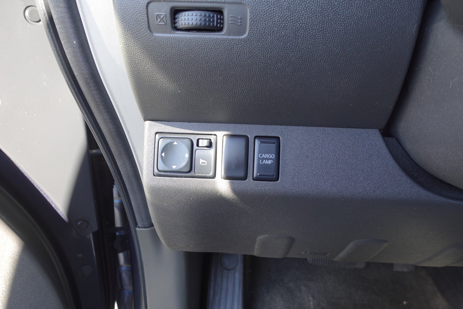 Used 2013 Nissan Frontier SV RWD image 12