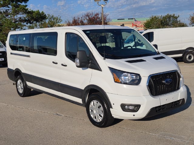 Used 2025 Ford Transit 350 XLT RWD image 3