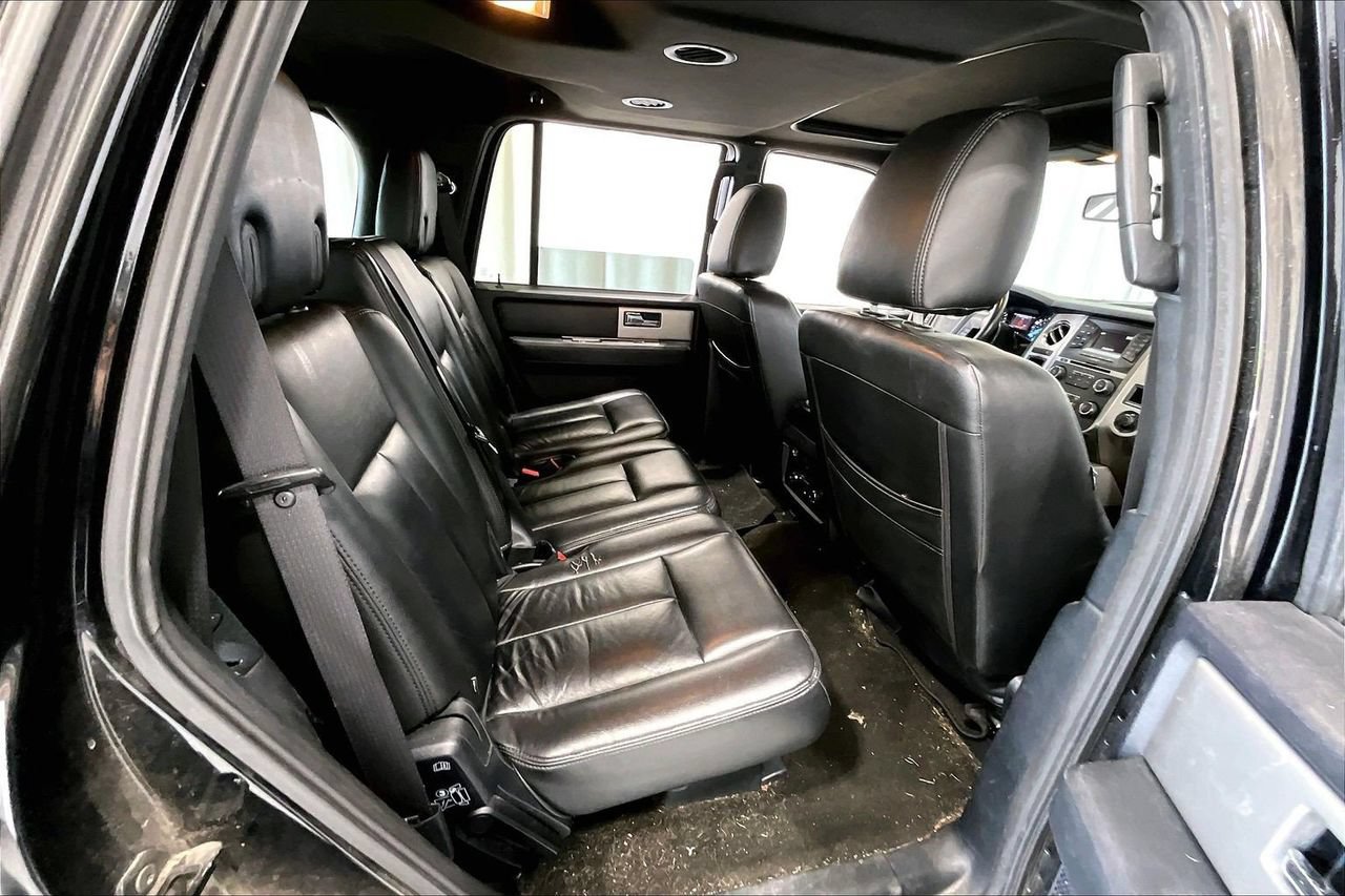 Used 2016 Ford Expedition XLT RWD image 25