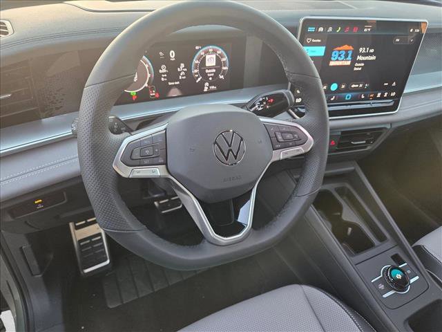 New 2026 Volkswagen Tiguan SE R-Line image 3