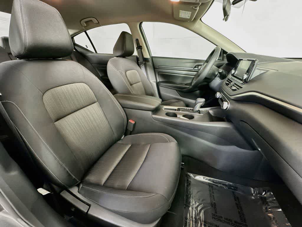 Used 2024 Nissan Altima 2.5 S FWD image 14