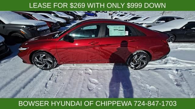 New 2025 Hyundai Elantra SEL image 3