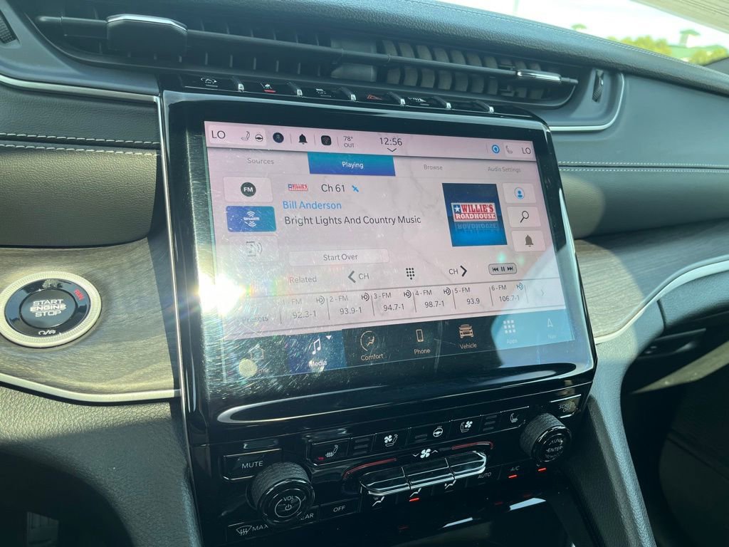 Used 2024 Jeep Grand Cherokee L Limited w/ Luxury Tech Group II image 22