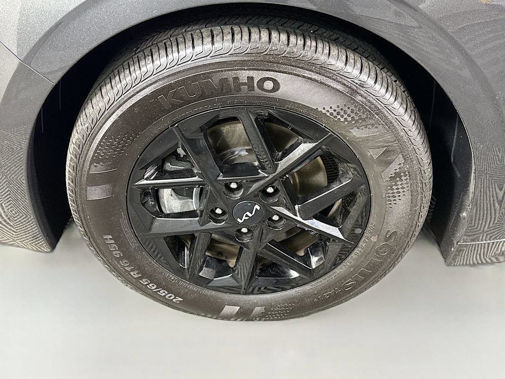 Certified 2025 Kia K5 LXS FWD image 33