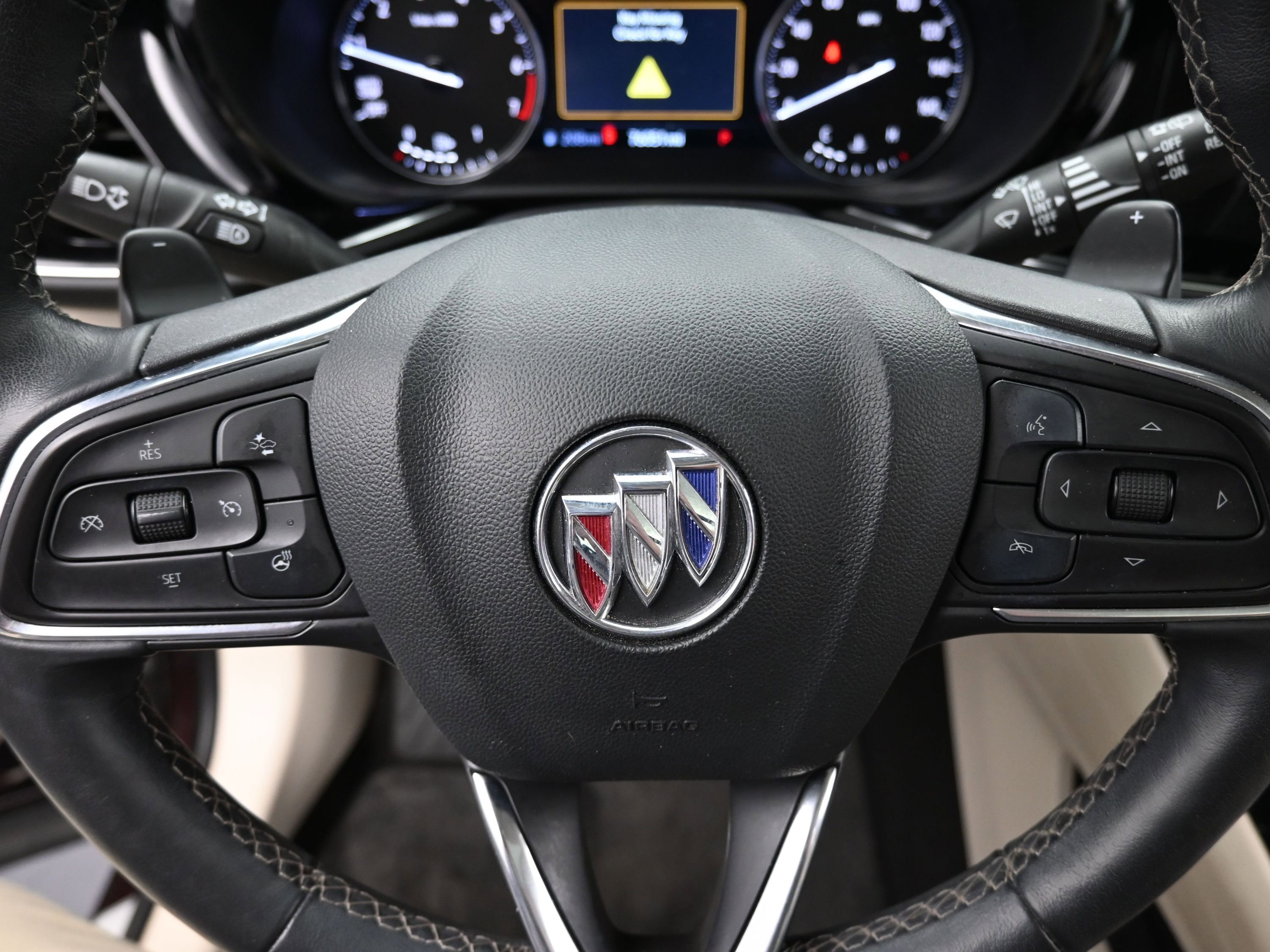 Used 2023 Buick Envision Avenir image 11