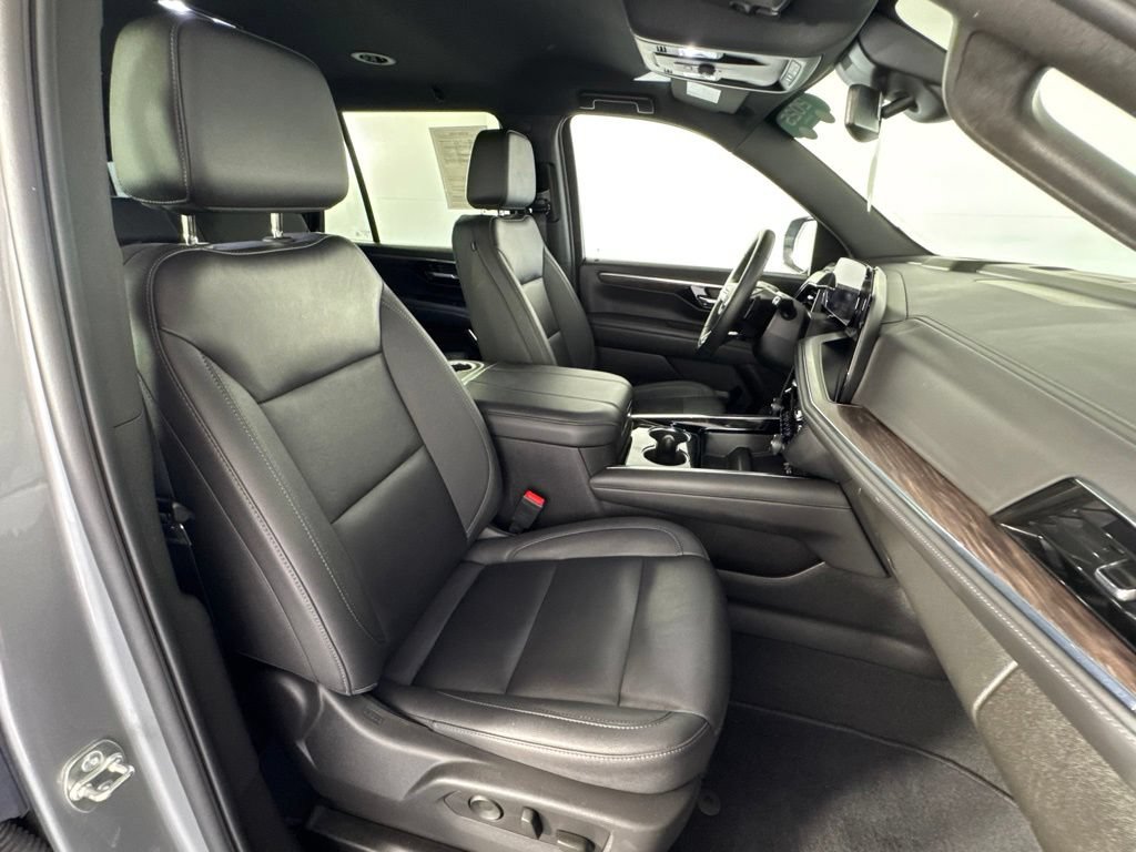 Certified 2025 Chevrolet Tahoe Z71 AWD/4WD image 37