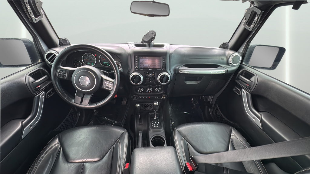 Used 2013 Jeep Wrangler Unlimited Sahara w/ Connectivity Group AWD/4WD image 31