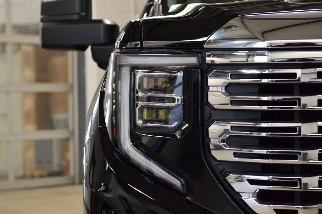 Used 2024 GMC Sierra 1500 Denali w/ Denali Reserve Package AWD/4WD image 12