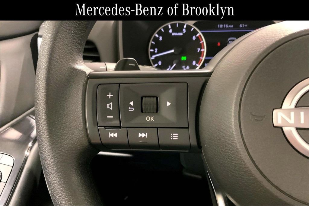 Used 2024 Nissan Rogue S image 22