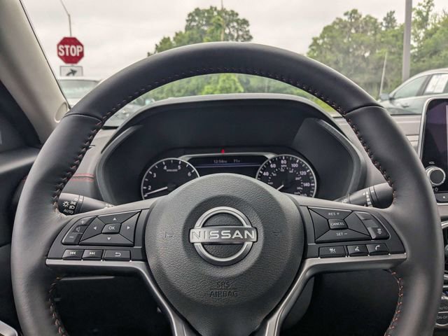Used 2025 Nissan Sentra SR w/ SR Premium Package FWD image 21