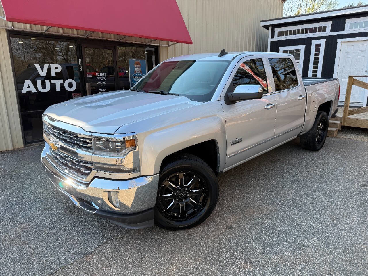 Used 2017 Chevrolet Silverado 1500 LTZ w/ Texas Edition RWD image 2