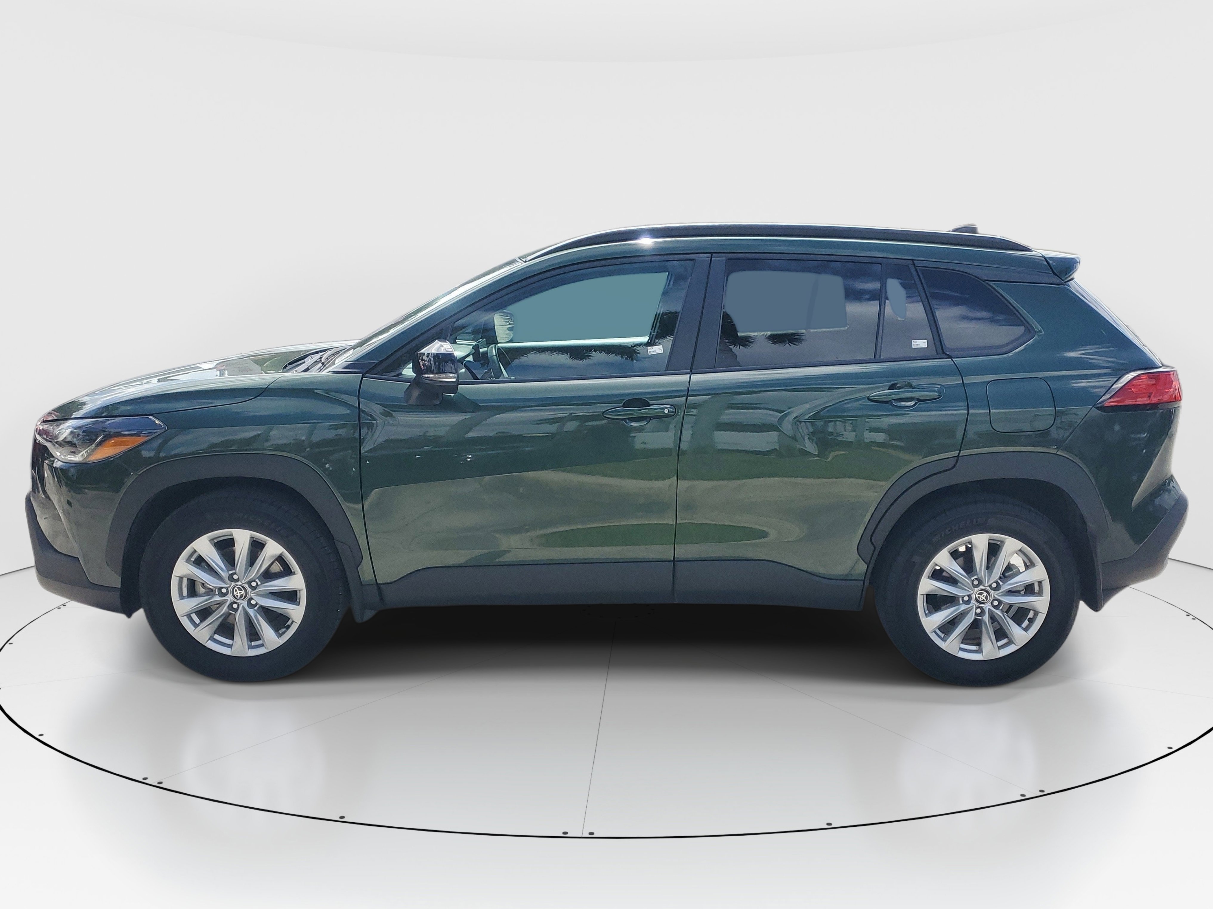 Certified 2025 Toyota Corolla Cross LE FWD image 6