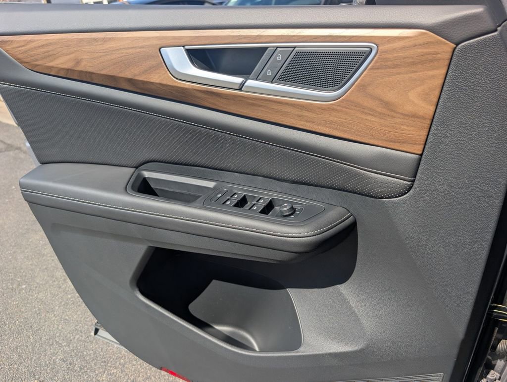 Used 2025 Volkswagen Atlas SE image 20