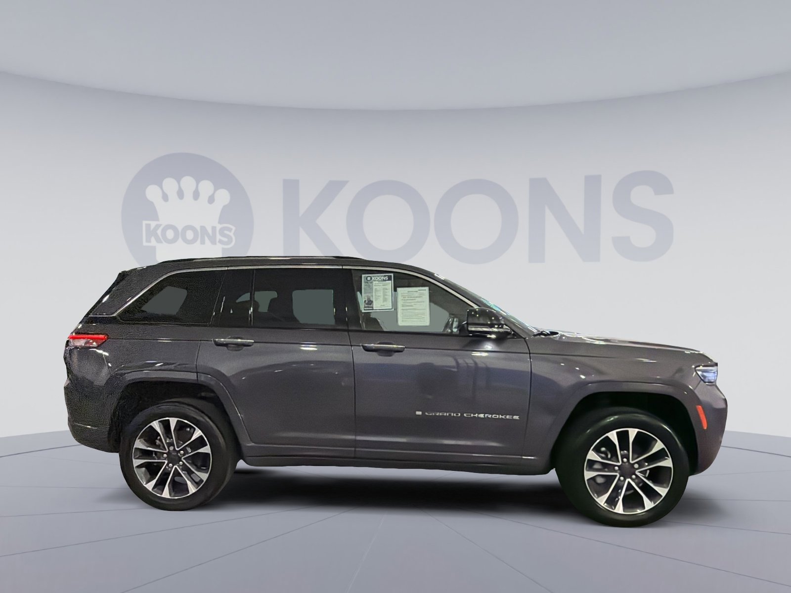 Used 2022 Jeep Grand Cherokee Overland AWD/4WD image 8