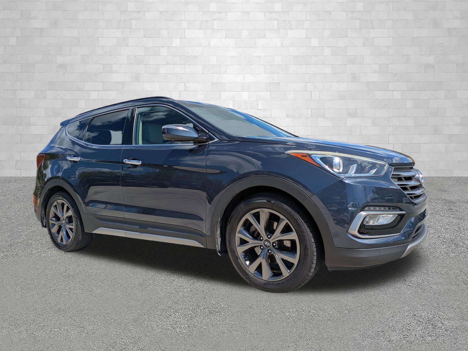 Used 2017 Hyundai Santa Fe Sport image 1