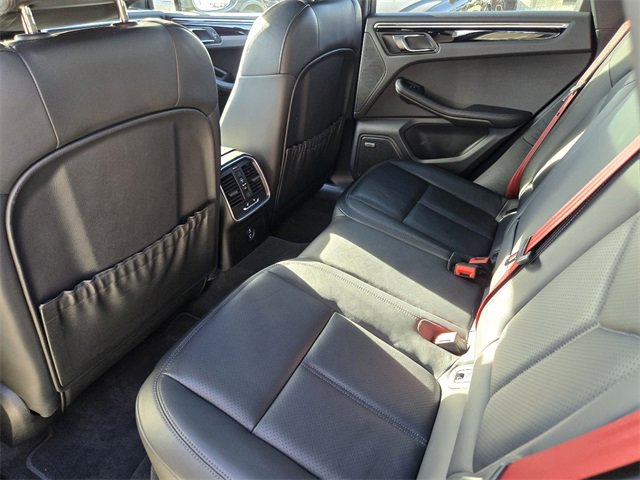 Used 2022 Porsche Macan image 37