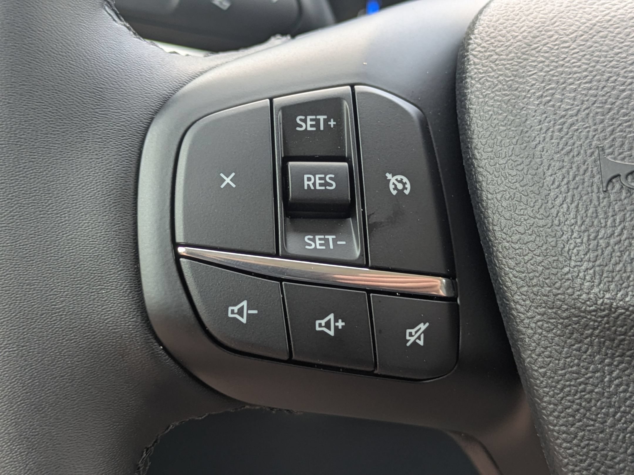 New 2026 Ford Maverick XLT w/ XLT Luxury Package FWD image 14