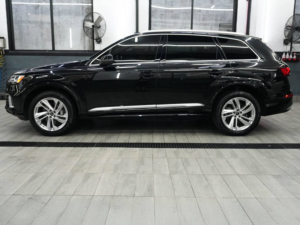 Used 2023 Audi Q7 2.0T Premium w/ Convenience Package AWD/4WD image 4