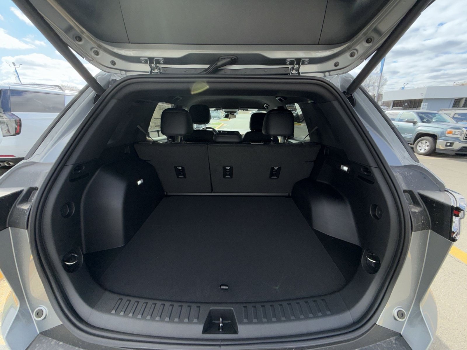 New 2026 Chevrolet Equinox ACTIV FWD image 25
