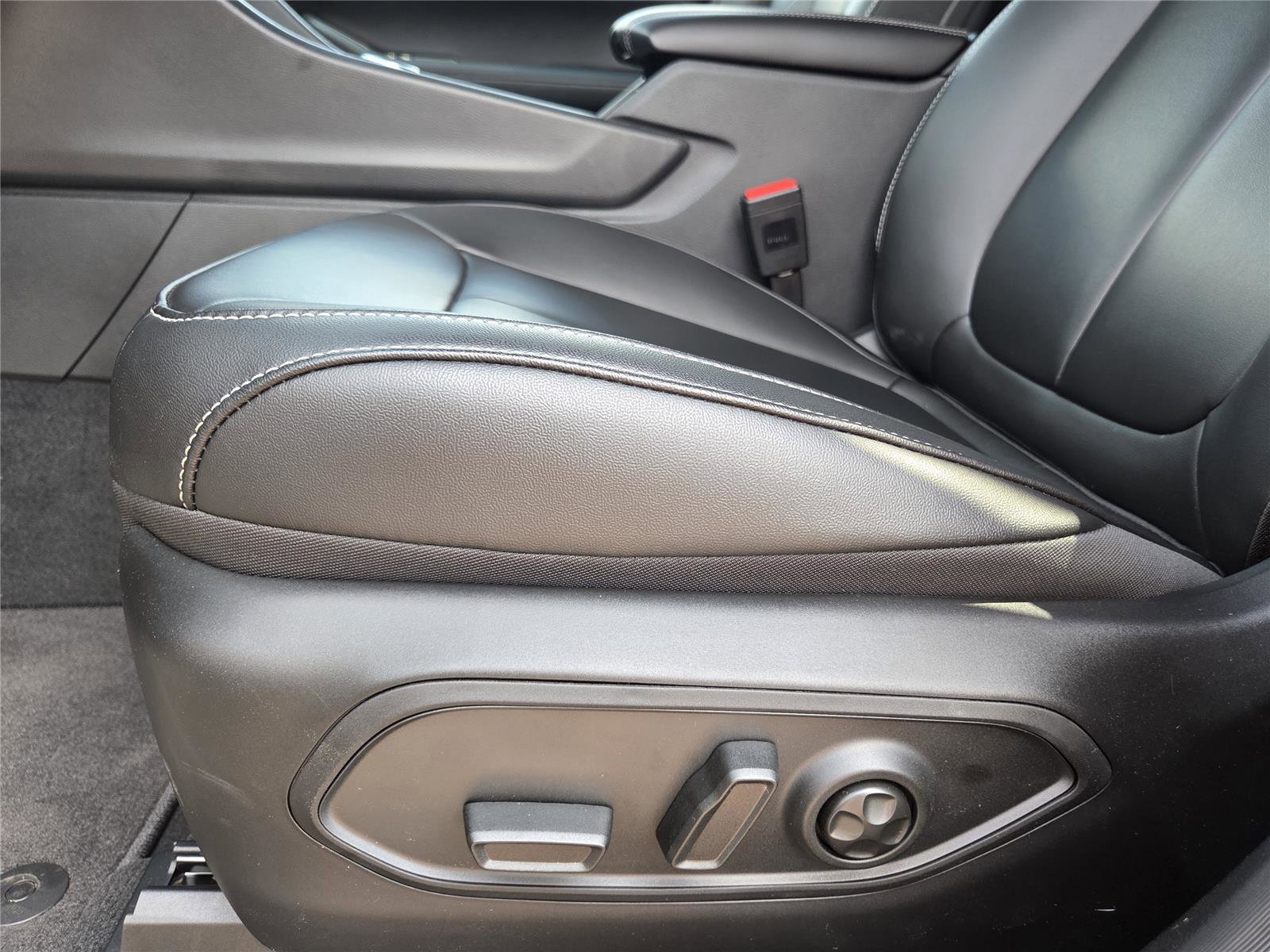 New 2026 Jeep Grand Cherokee L Limited image 18