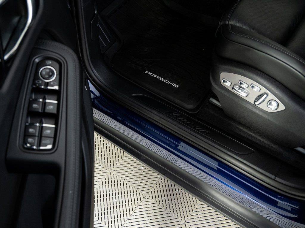 New 2026 Porsche Macan AWD/4WD image 8
