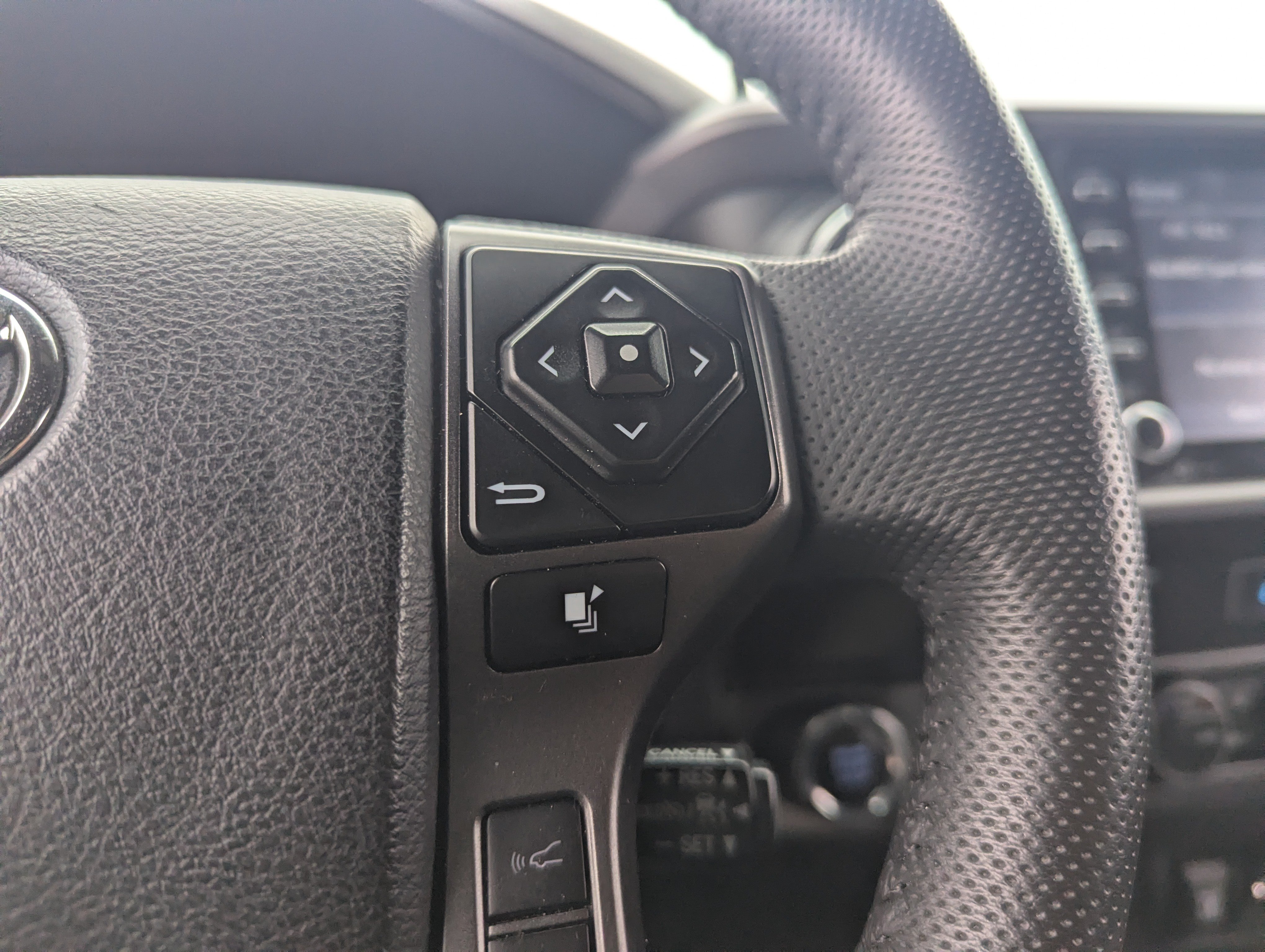 Used 2023 Toyota Tacoma TRD Off-Road RWD image 33