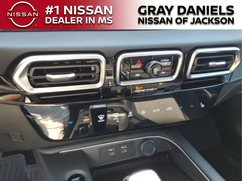 New 2026 Nissan Sentra SR w/ SR Premium Package FWD image 17