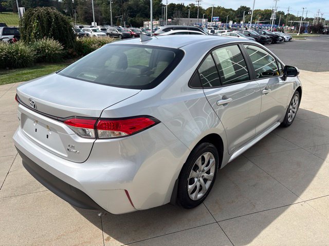 Used 2025 Toyota Corolla LE AWD/4WD image 9