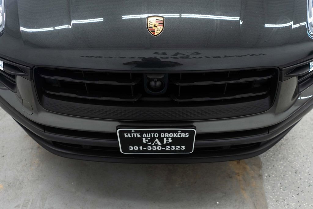 Used 2023 Porsche Macan Turbo image 41