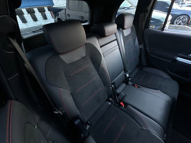 Used 2024 Mercedes-Benz GLB 250 image 43