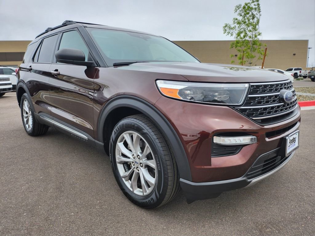 Used 2020 Ford Explorer XLT w/ Equipment Group 202A image 2