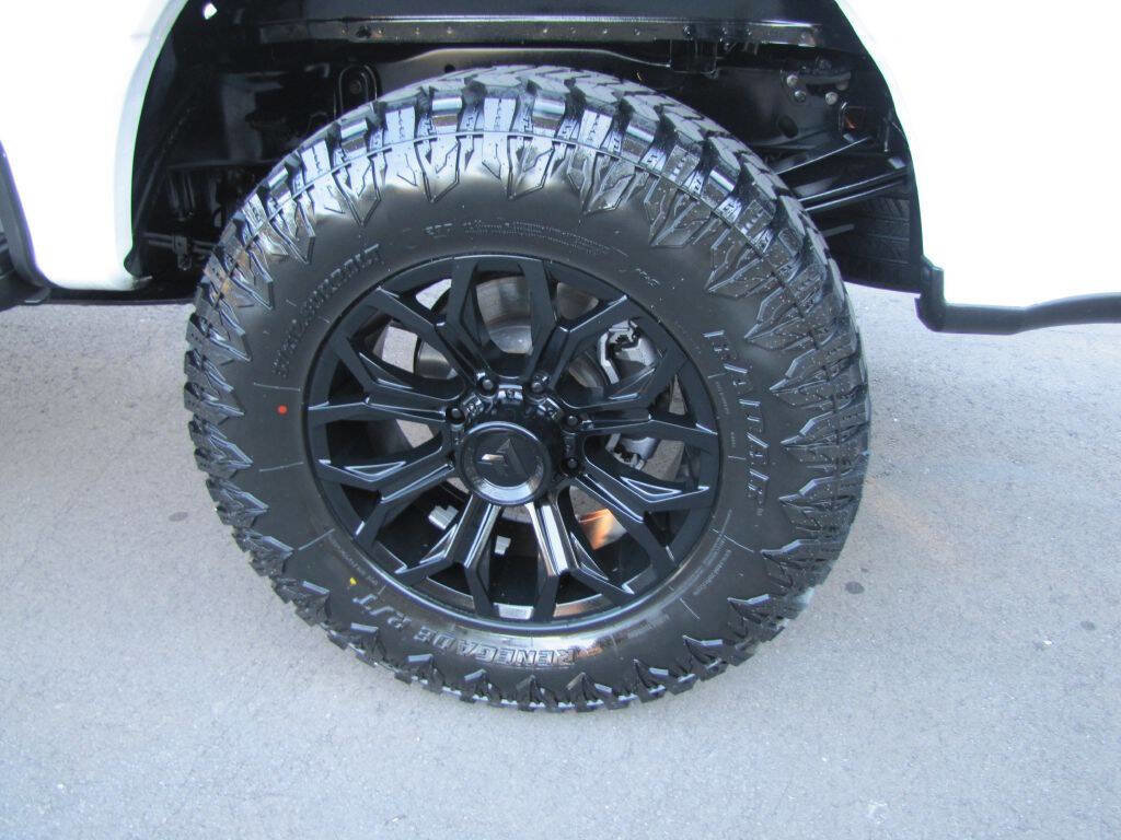 Used 2024 Ford F250 XLT w/ FX4 Off-Road Package AWD/4WD image 33