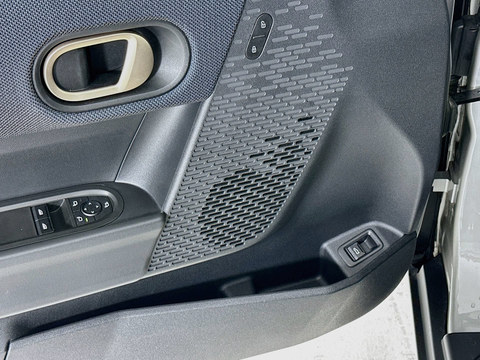 Used 2025 MINI Cooper S FWD image 19