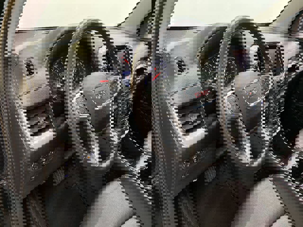 Used 2022 GMC Terrain SLT w/ Infotainment Package II image 2