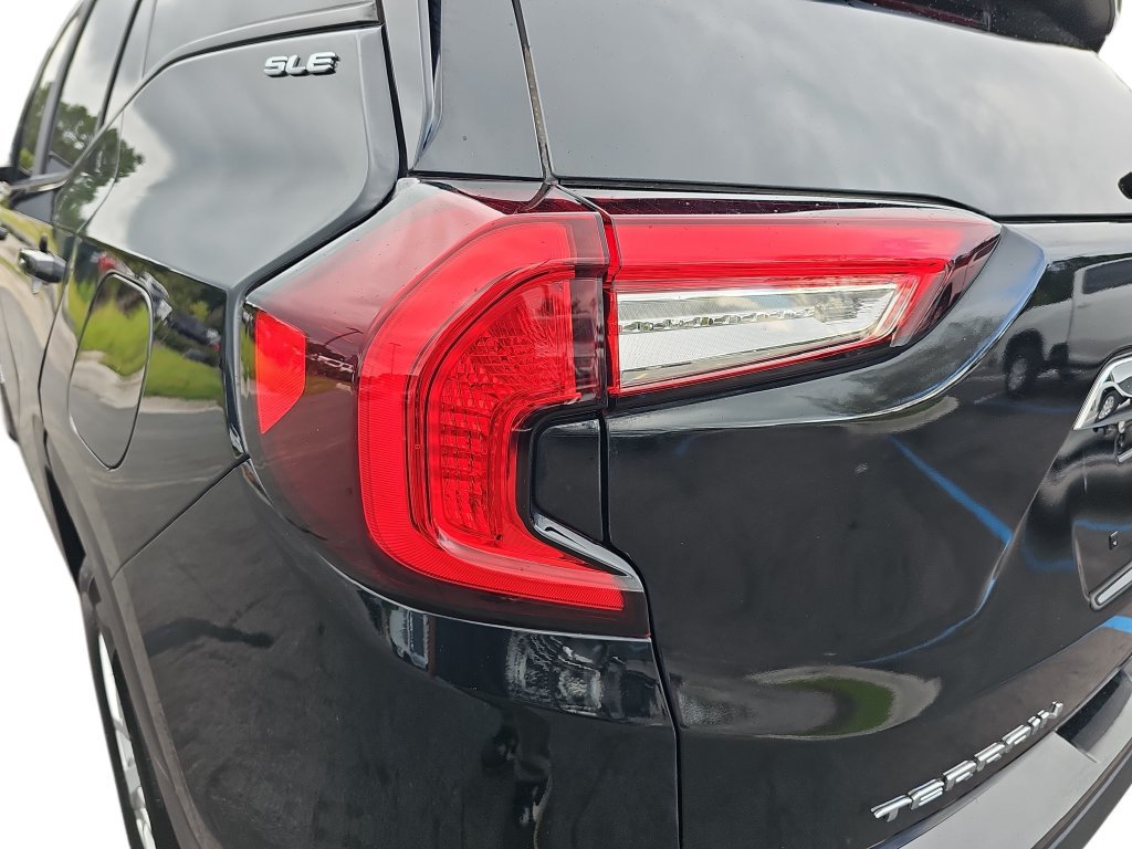 Used 2022 GMC Terrain SLE w/ Driver Convenience Package FWD image 33