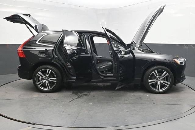 Used 2021 Volvo XC60 T5 Momentum w/ Premium Package AWD/4WD image 9