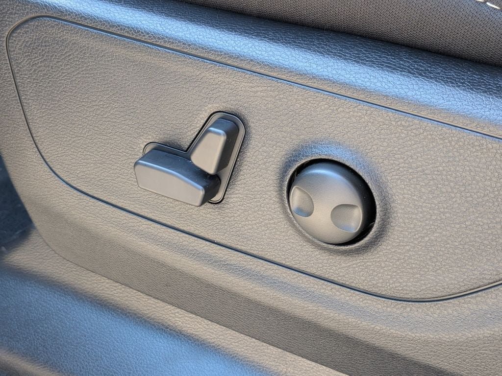New 2026 RAM 1500 Big Horn AWD/4WD image 18
