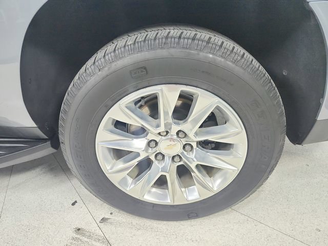 Used 2023 Chevrolet Suburban Premier AWD/4WD image 58