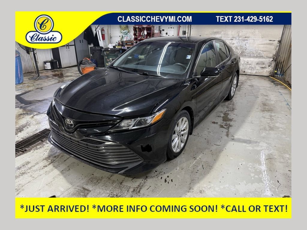 Used 2018 Toyota Camry L image 1