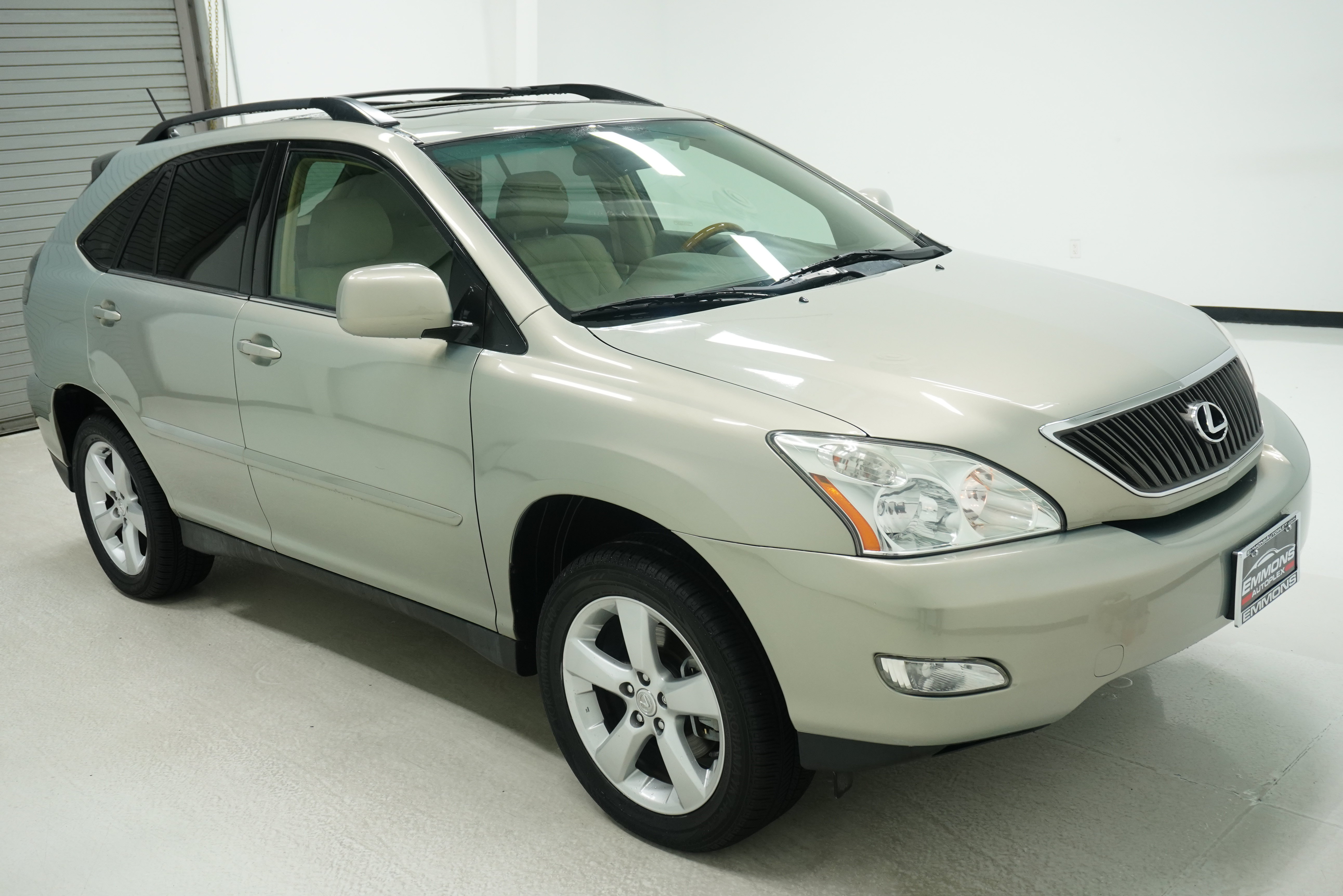 Used 2004 Lexus RX 330 FWD image 3