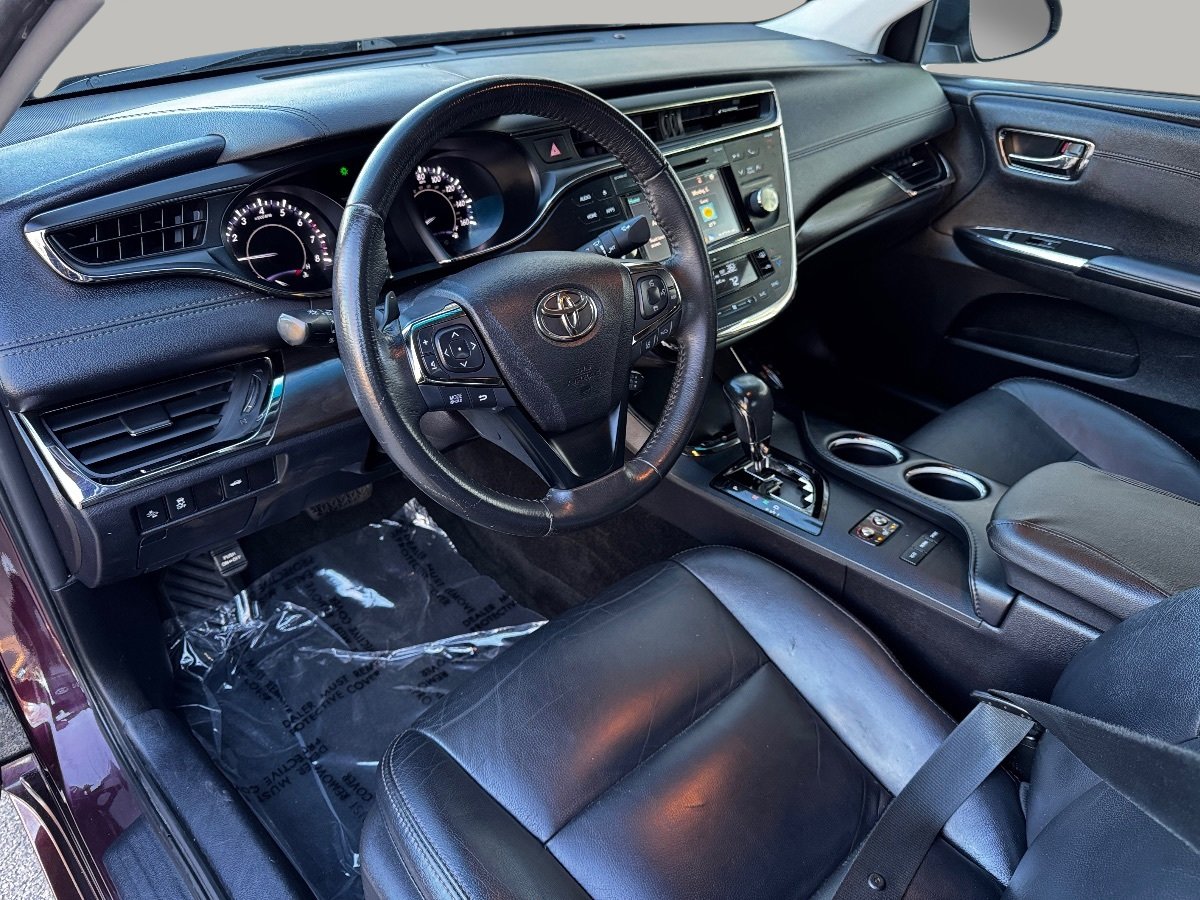 Used 2018 Toyota Avalon XLE image 15