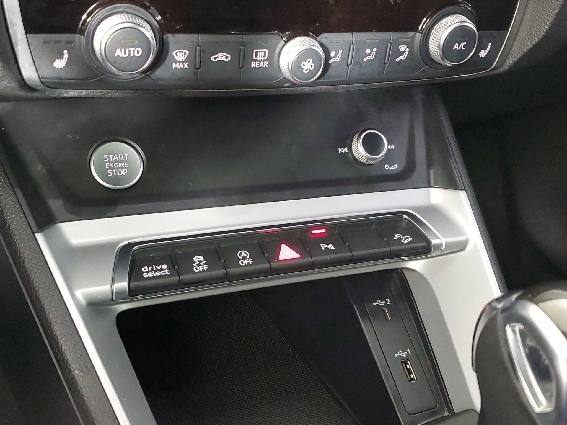 Used 2020 Audi Q3 2.0T Premium w/ Convenience Package image 41